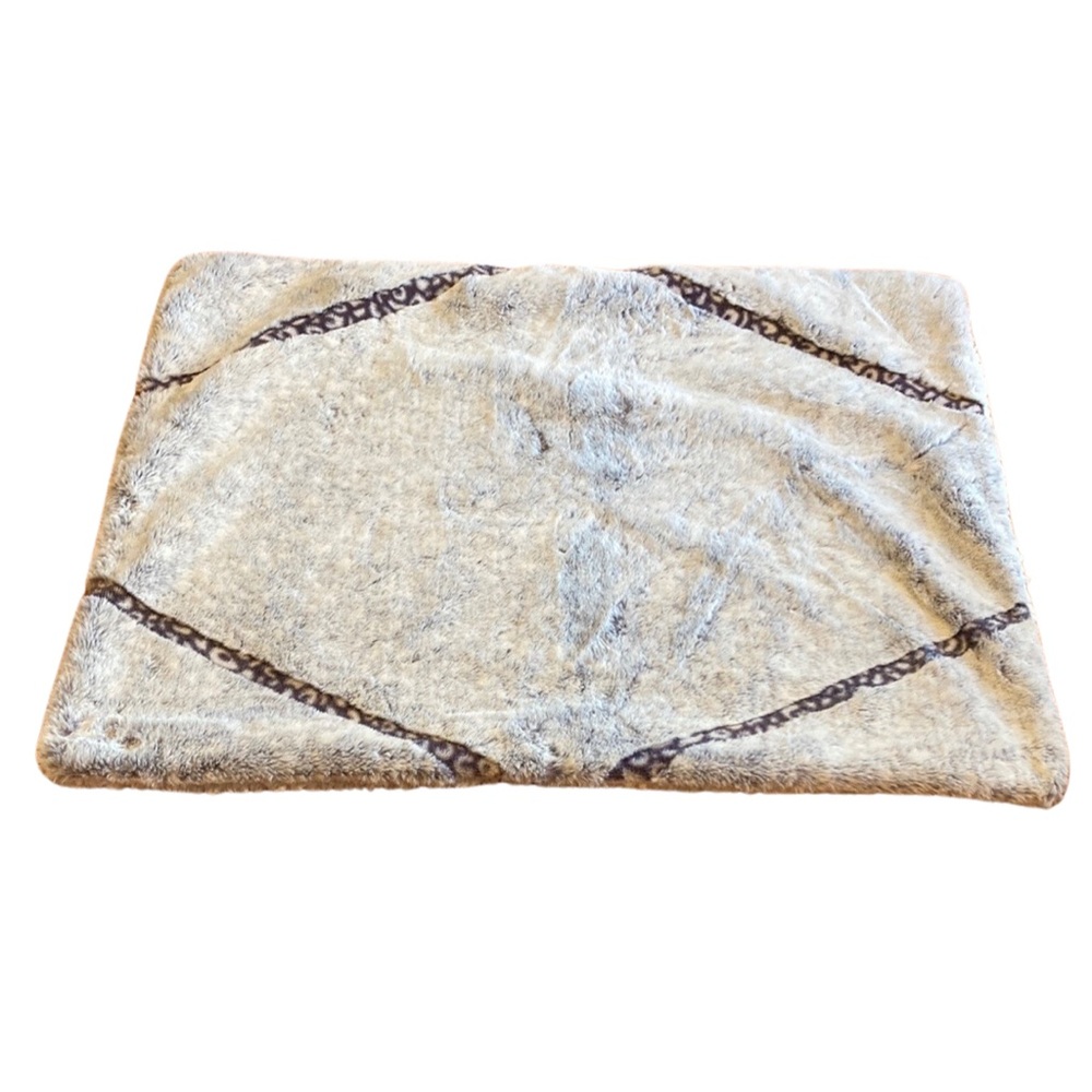 Koolaburra by Ugg Standard Size Pillow Case Fuzzy Cozy Faux Fur Shearling Winter